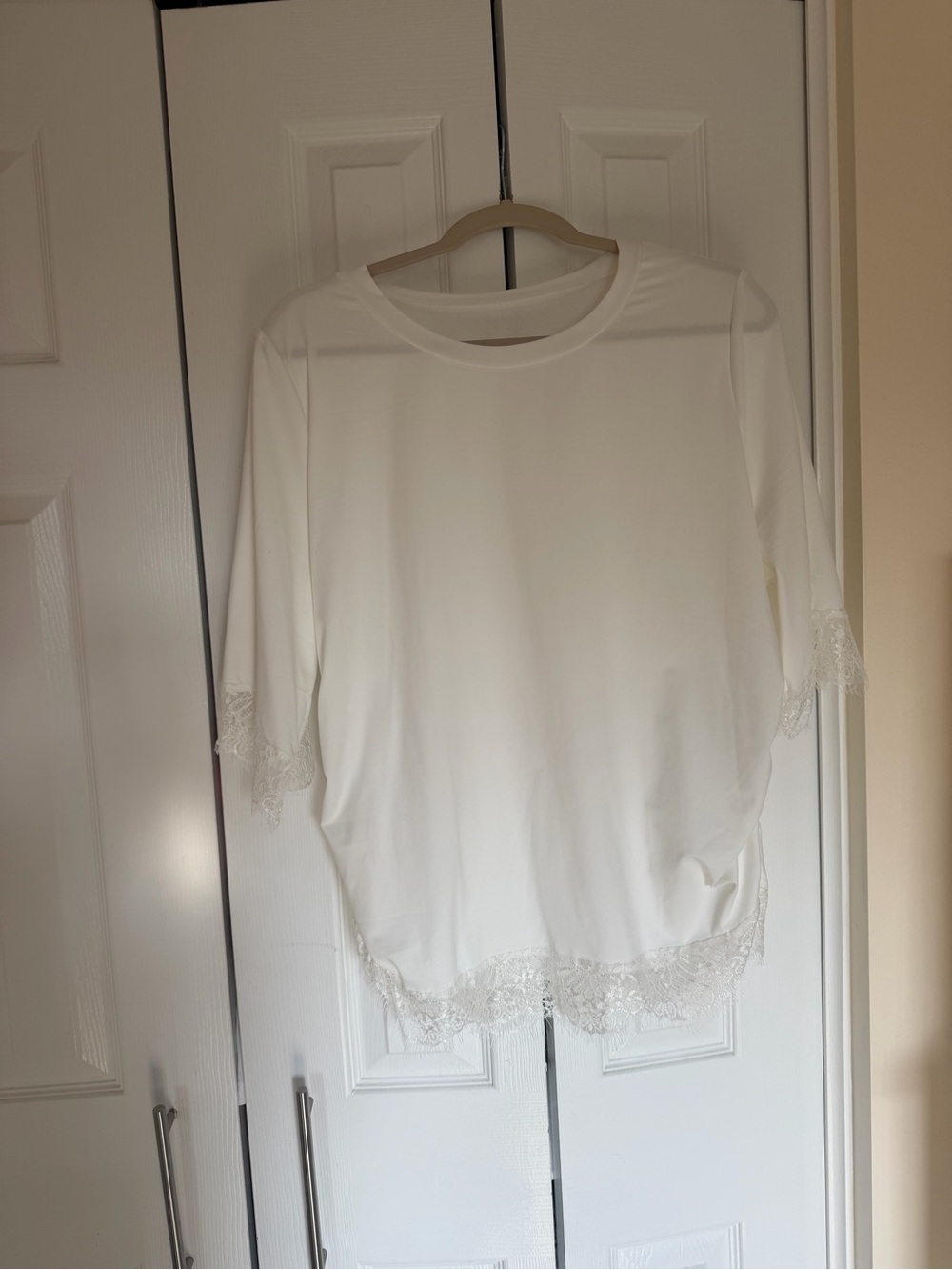 Women's White Lace-Trim Waist Ruched T-Shirt